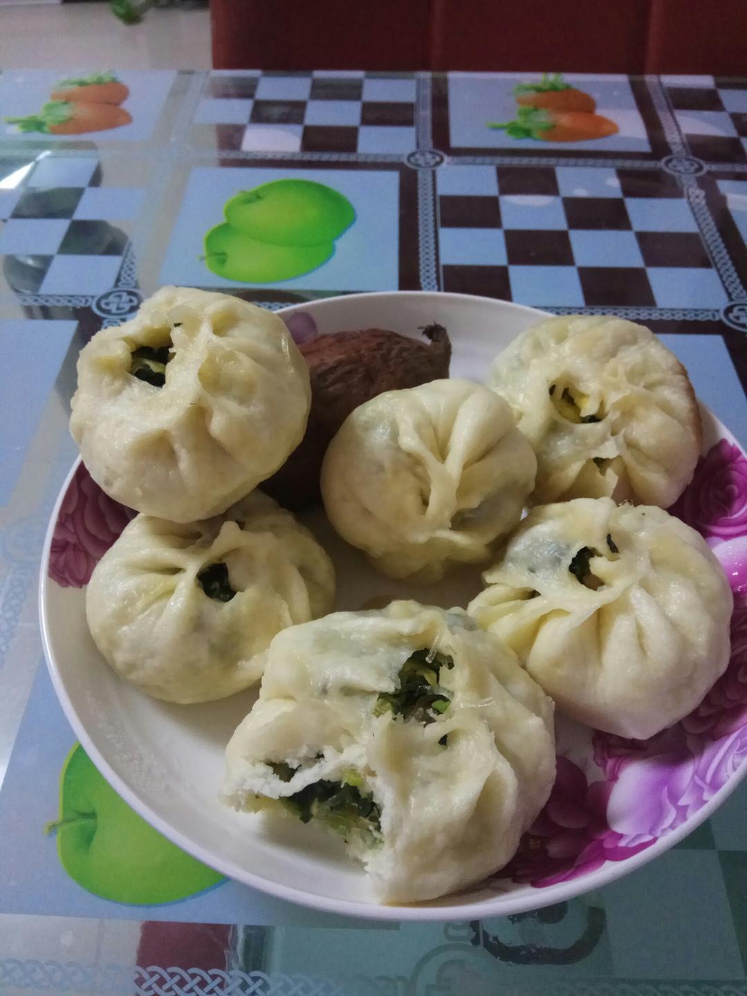 虾皮粉丝小白菜包子