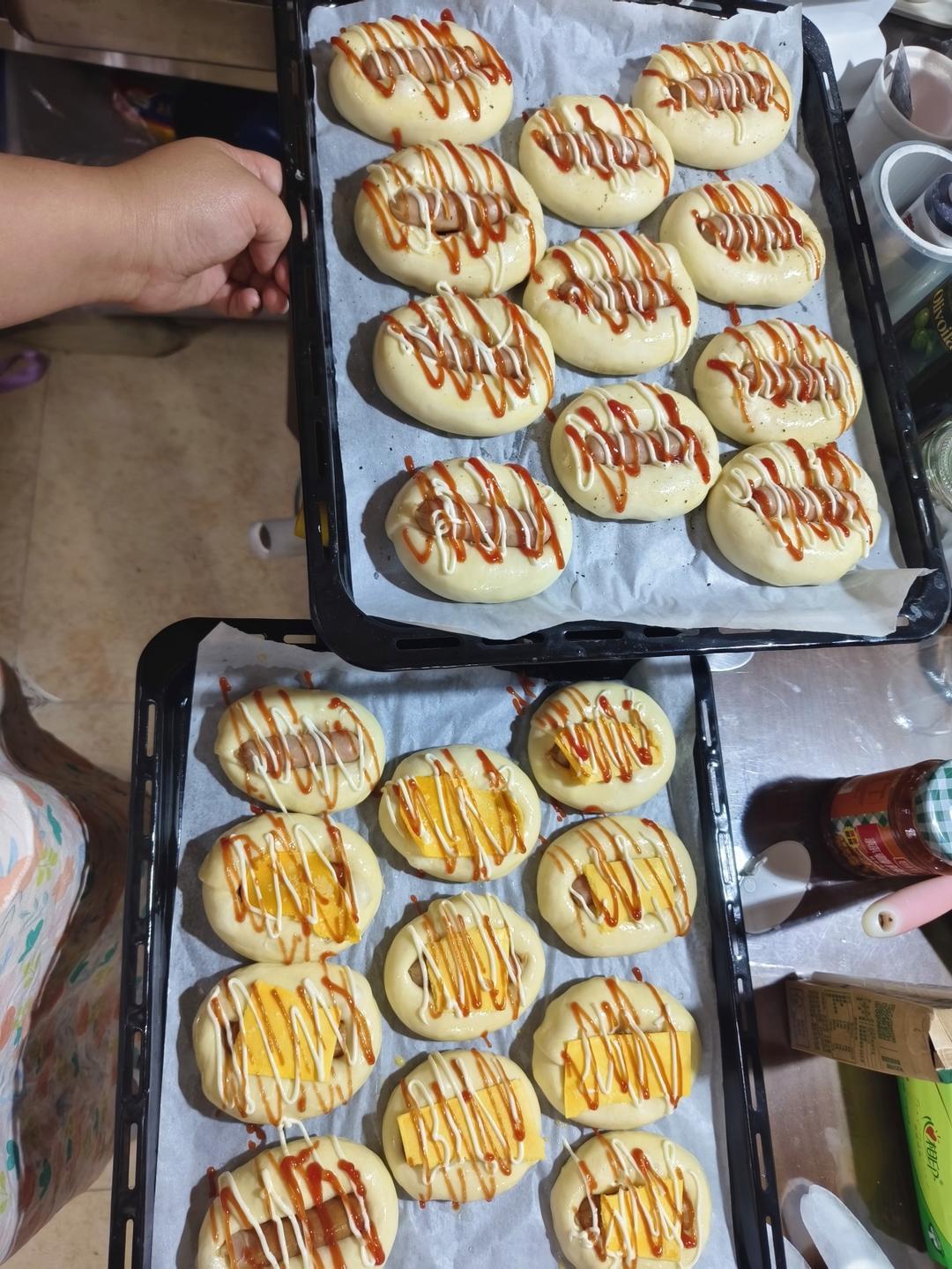 一个面团撑起一家店的台式面包—香肠面包