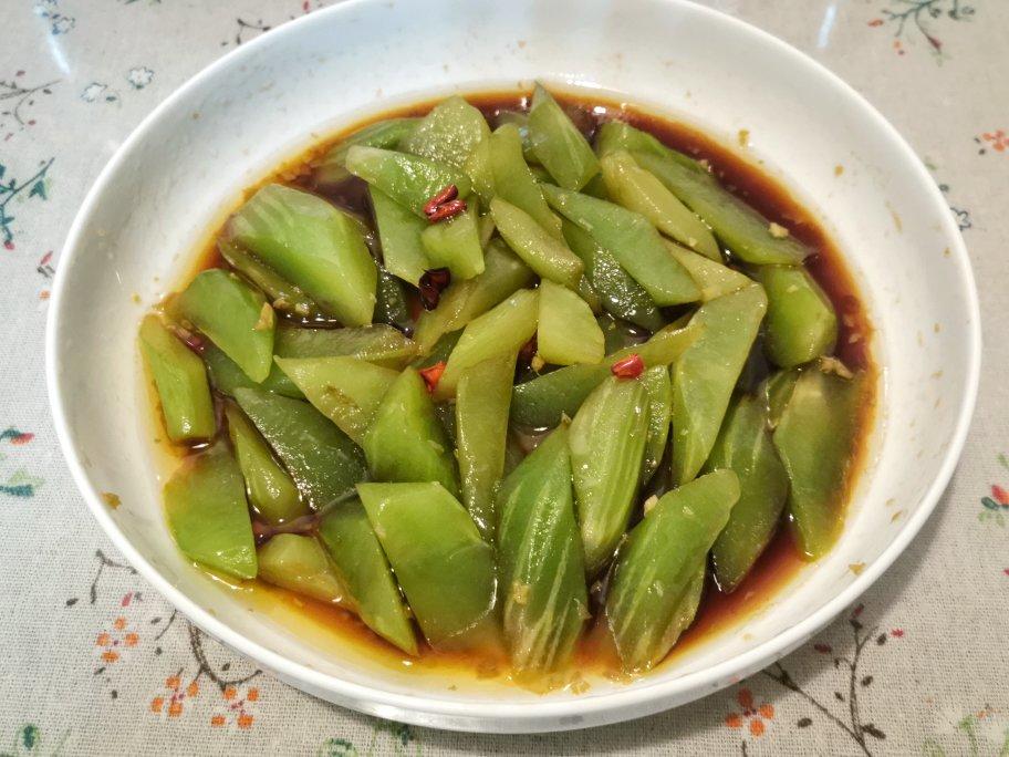 10分钟搞定的快手凉拌菜，清脆爽口的凉拌莴笋丝