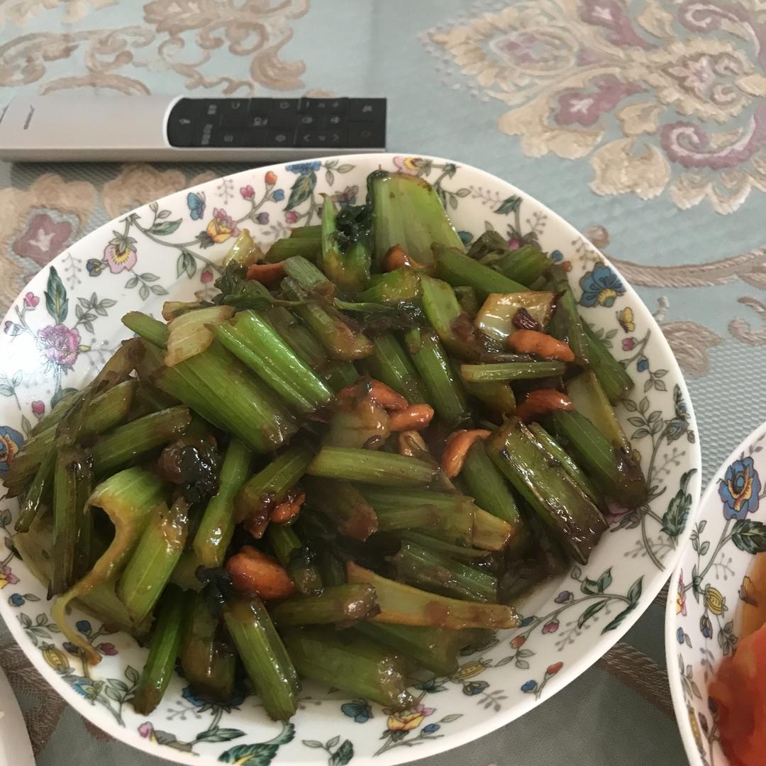 西芹腰果