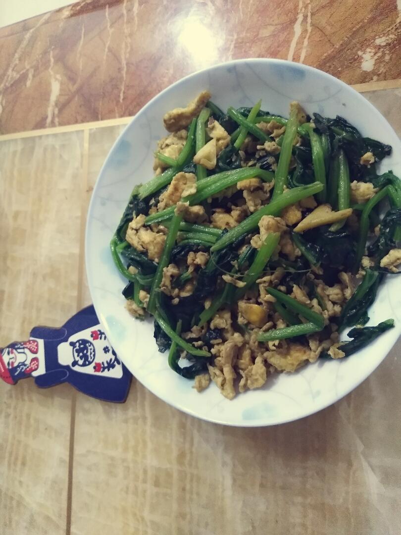 菠菜炒鸡蛋