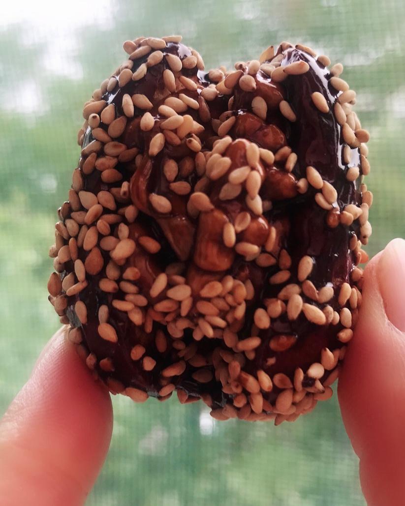 美美蝴蝶做的枣夹核桃