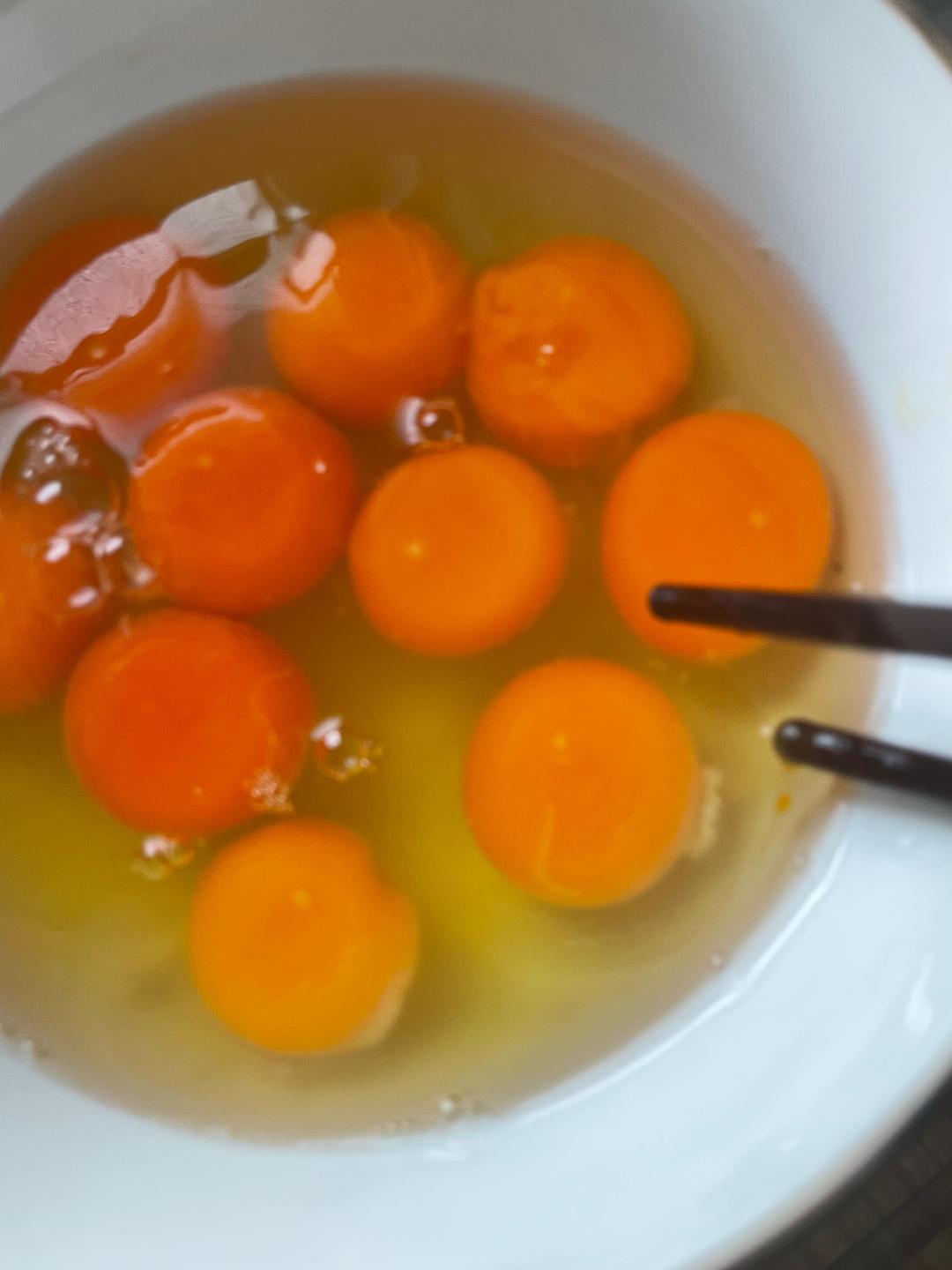 西葫芦鸡蛋水饺皮蒸包的做法 步骤2