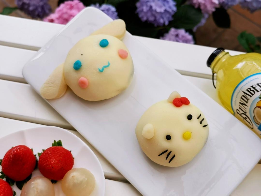 Hello Kitty凯蒂猫和玉桂狗雪媚娘