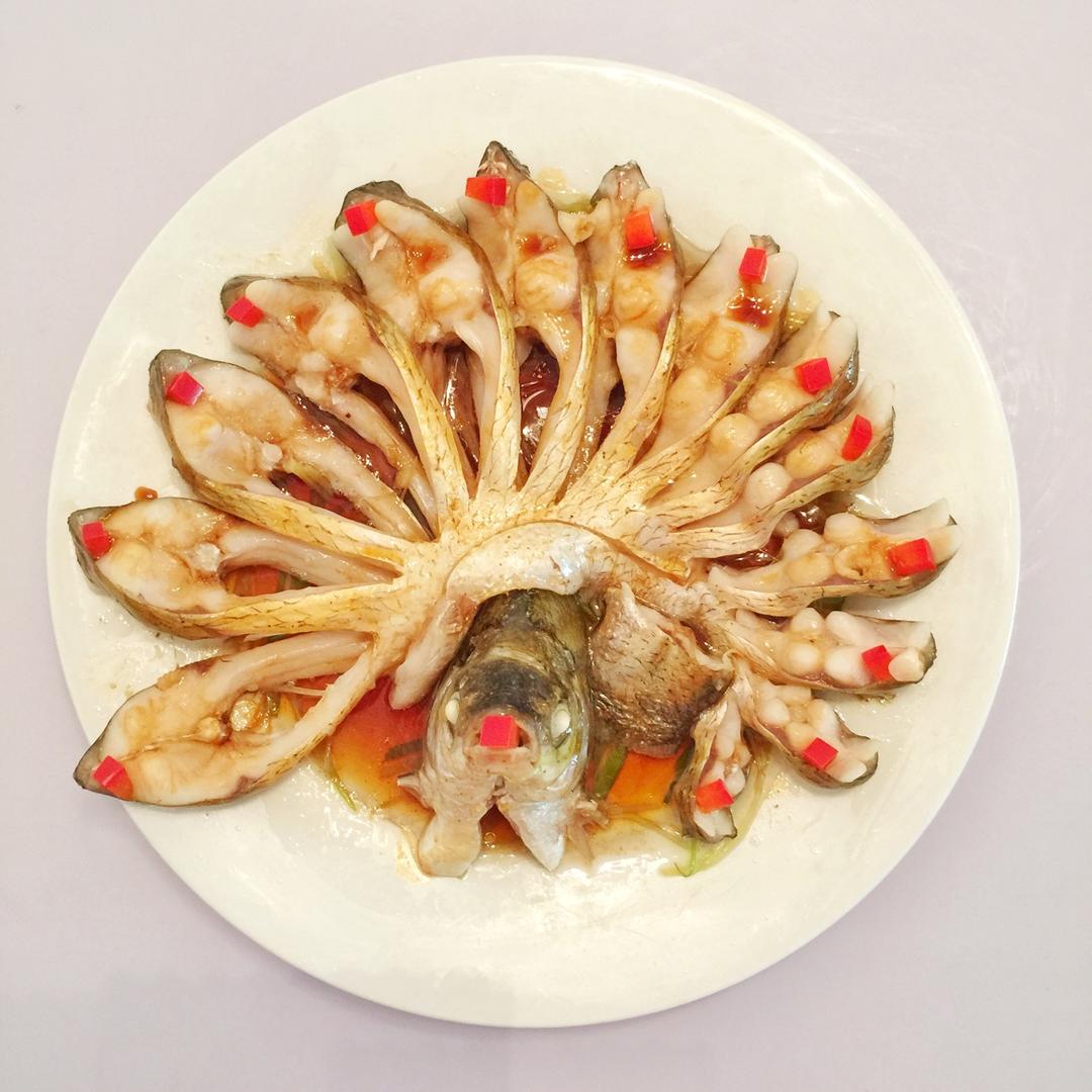 萍菓五做的孔雀开屏清蒸鱼