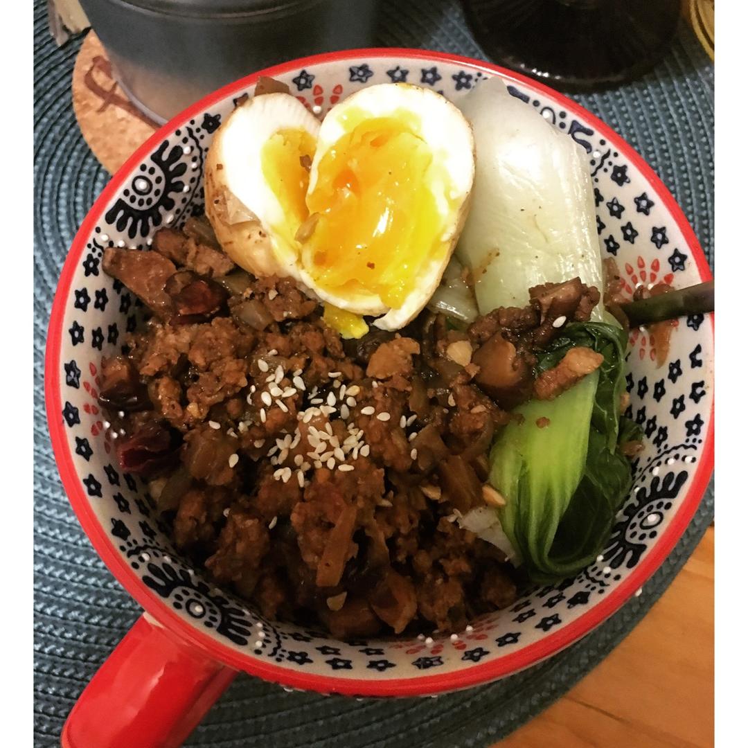 台式卤肉饭
