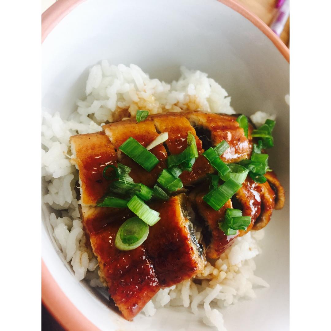 蒲烧鳗鱼饭