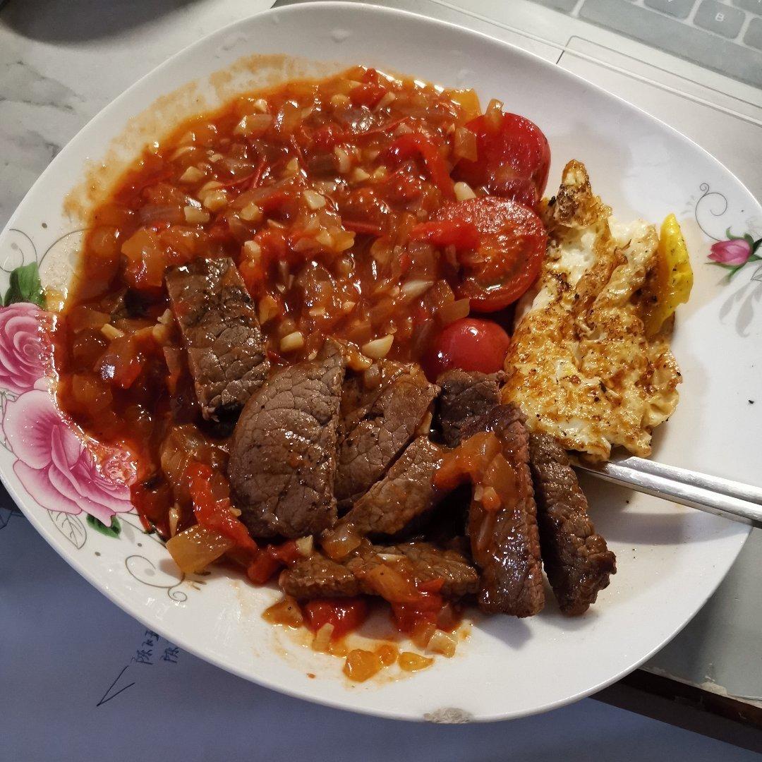 黑椒牛排（配酱汁做法）