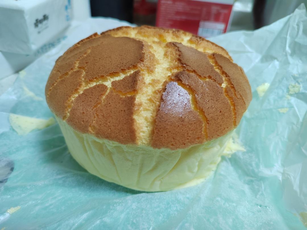 堪比柯基屁股
爆浆芝士🧀古早蛋糕