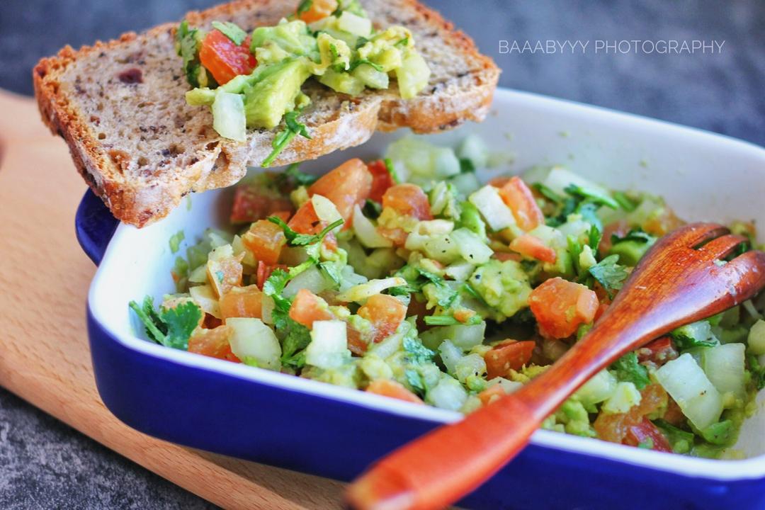 清爽开胃又低卡- 墨西哥牛油果莎莎酱 Mexican Avocado Salsa