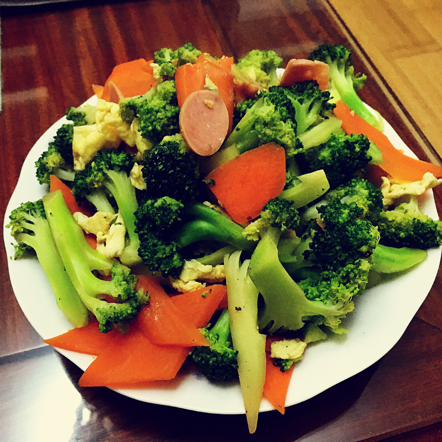 {☀快手晚餐☀}火腿肠滑蛋西兰花