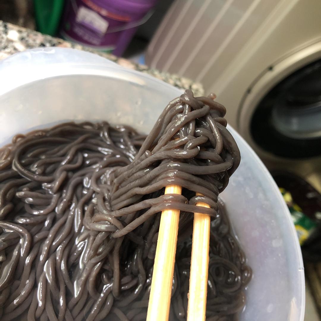 酸辣蕨根粉！