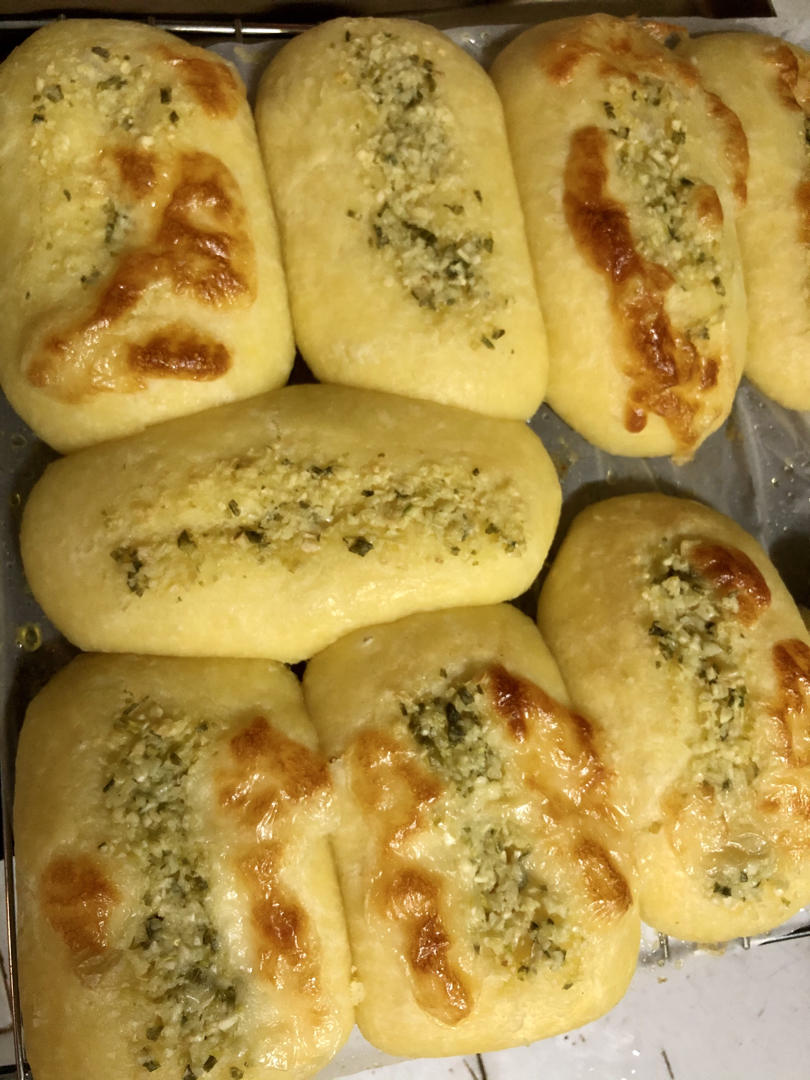 【超香的咸口面包】#蒜蓉#芝士#【波兰种Polish】【Fluffy cheese and garlic bread puffs】做过的最好吃的面包！