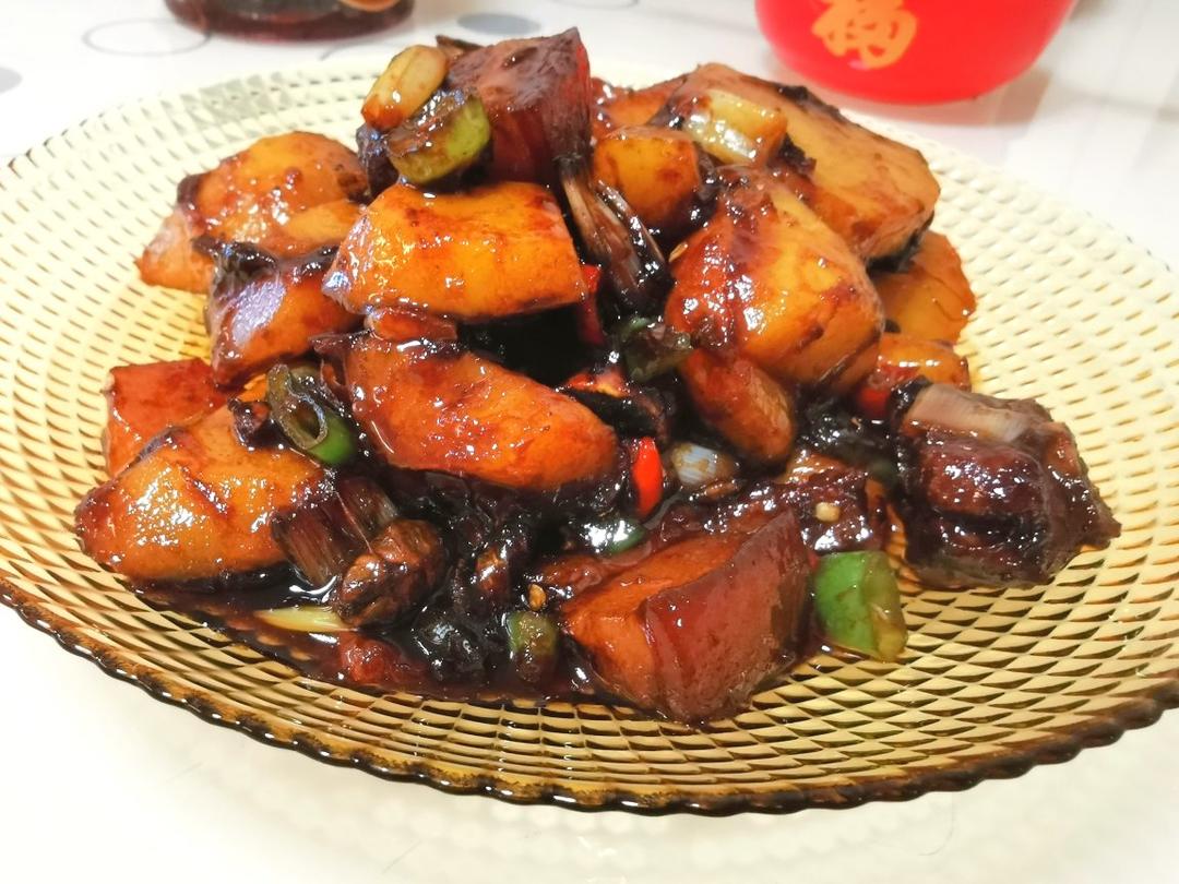 红烧肉炖土豆