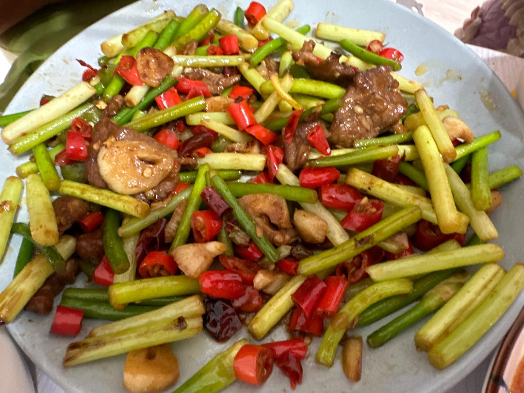 小炒牛肉（肉嫩味香）