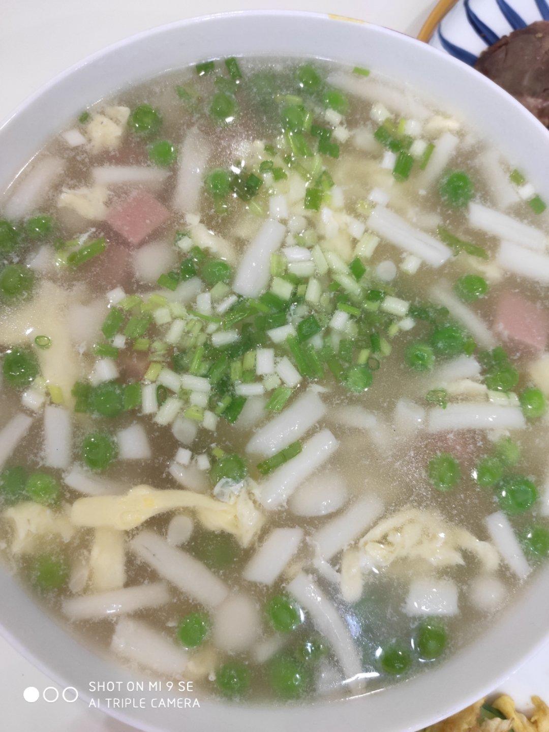 鲜掉眉毛的菌菇豆腐汤