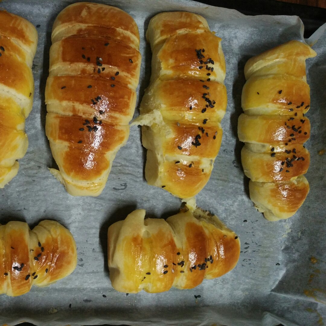 毛毛虫肉松面包