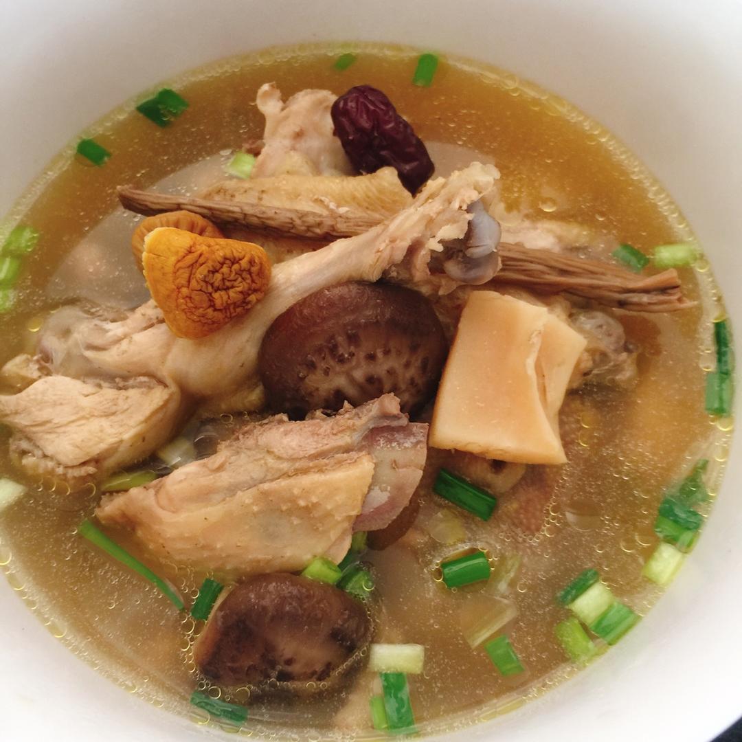 响螺片三菌老鸡汤