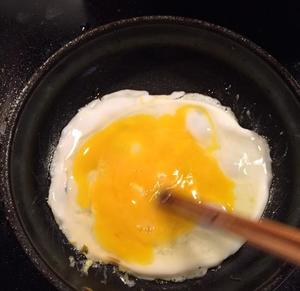 让孩子爱上煎蛋的做法 步骤1