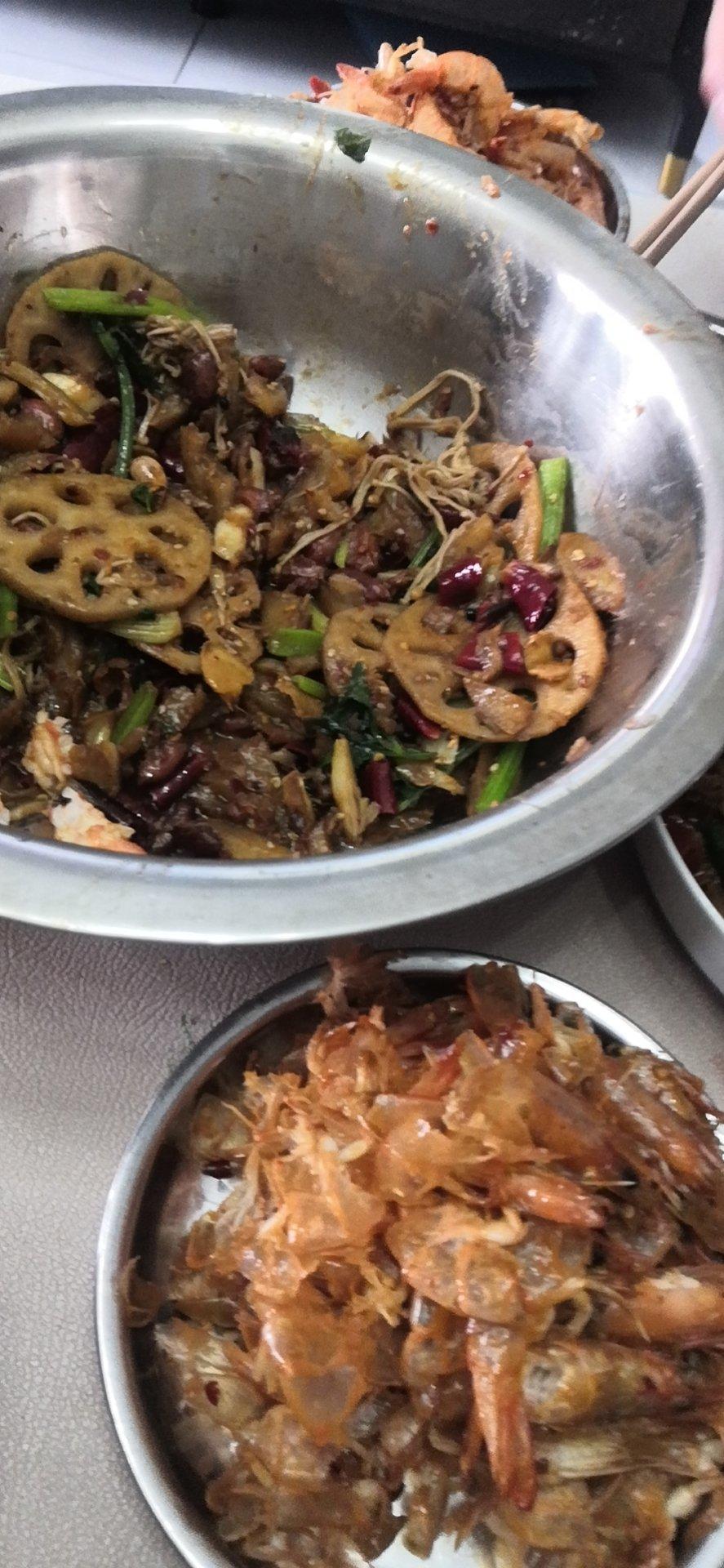能瞬间引爆味蕾的【香辣干锅虾】