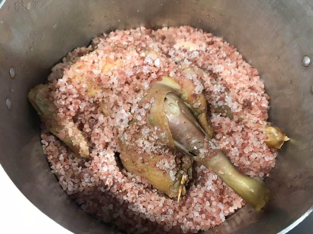 土豪版：喜玛拉雅山崖盐焗鸡