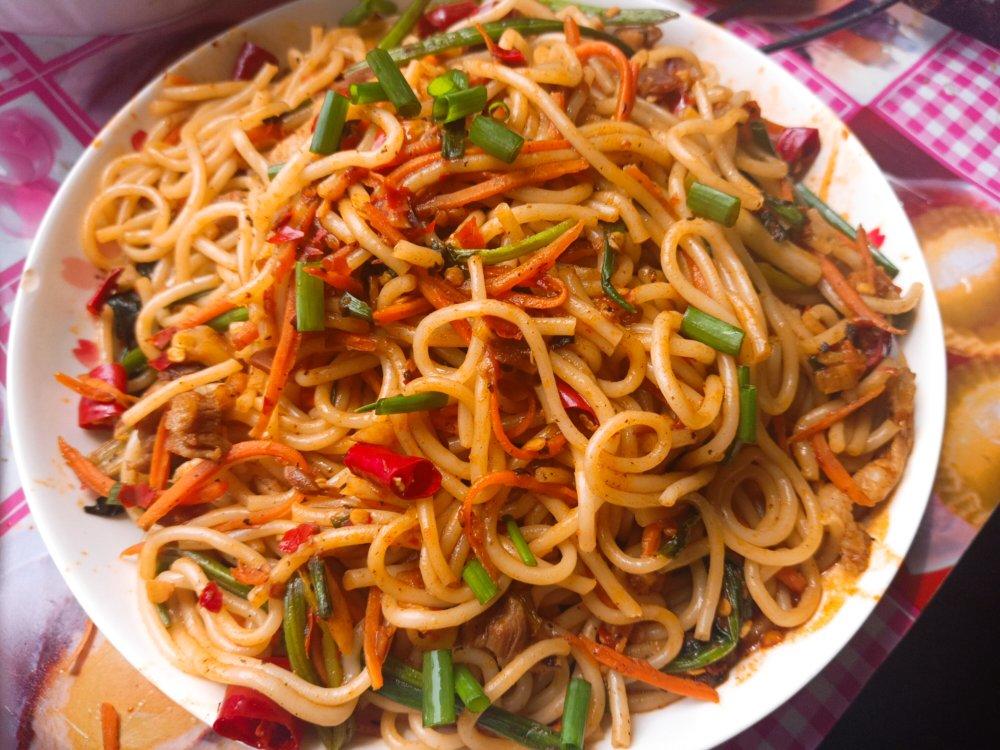 歹歹的新疆炒米粉