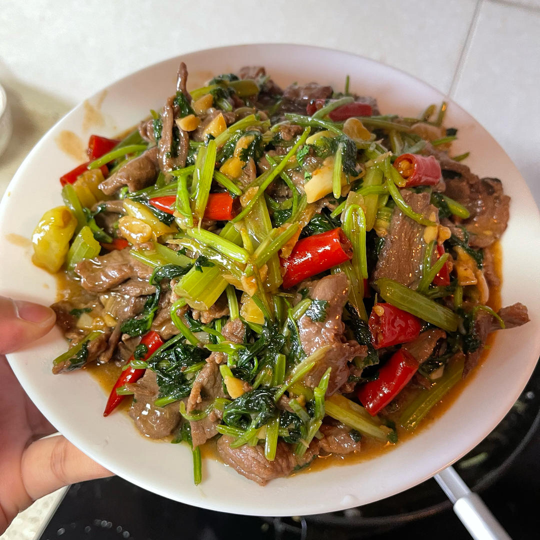 小炒黄牛肉，肉嫩味香！太好吃了简直是米饭杀手！