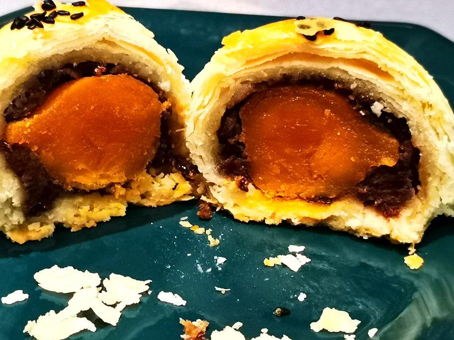 免揉免松弛超快手不破酥不混酥的蛋黄酥—新手一看包会