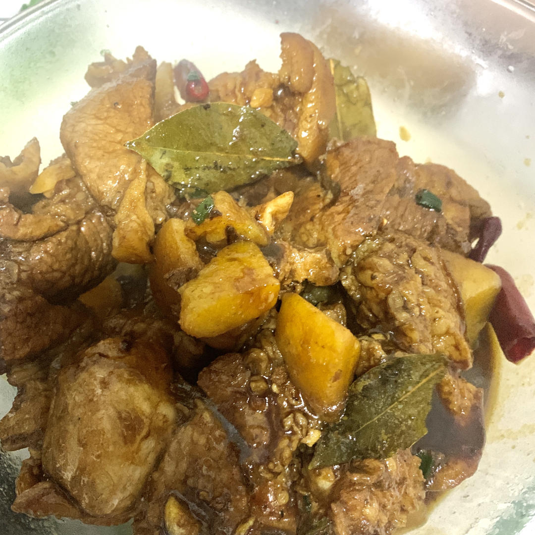 美味的家常菜：红烧猪蹄