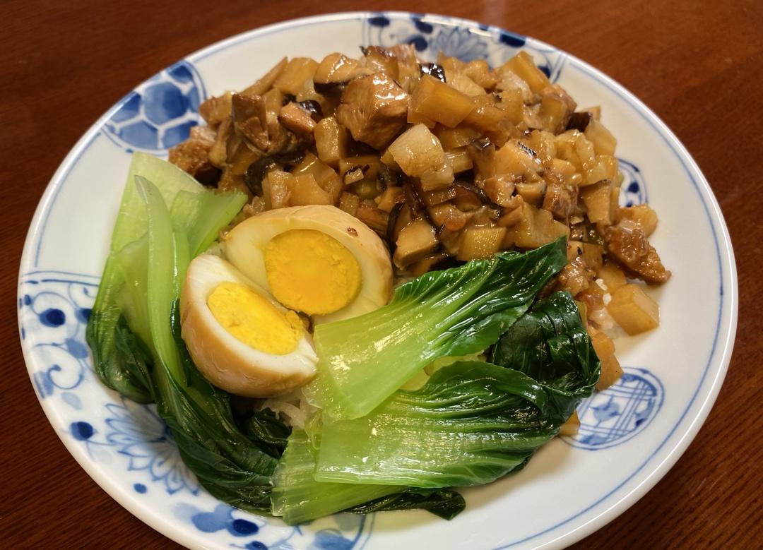 洋葱酥卤肉饭