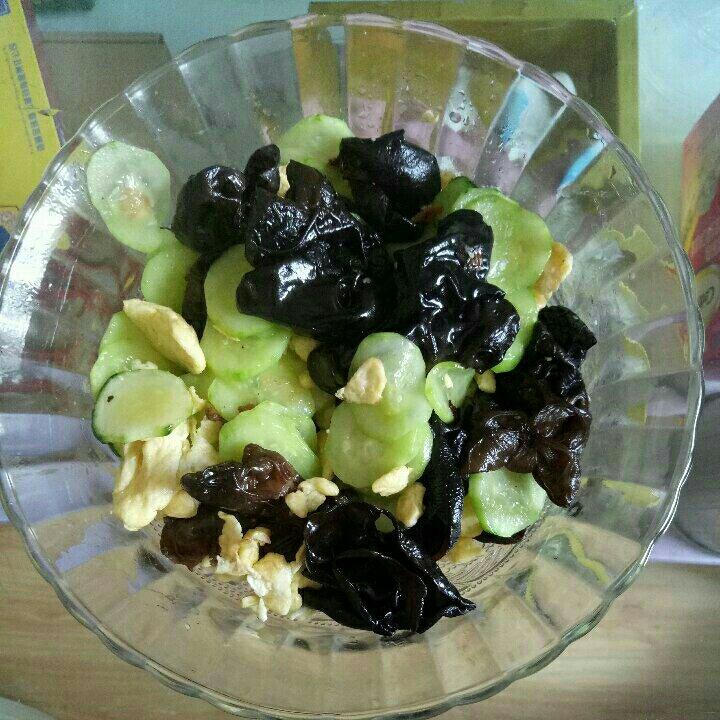 黄瓜木耳炒鸡蛋