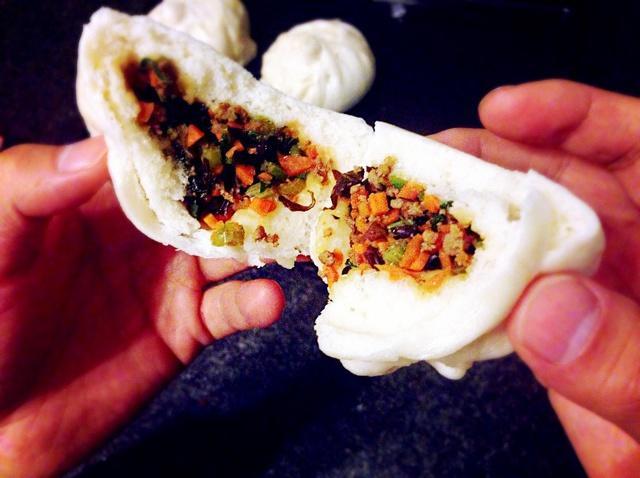 胡萝卜芹菜酱肉包的做法