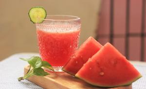 【夏至之饮】冰爽西瓜汁的做法 步骤3