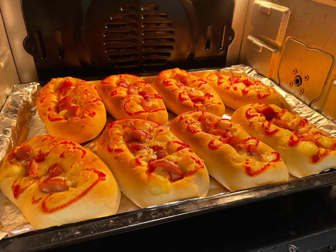 一个面团撑起一家店的台式面包—香肠面包