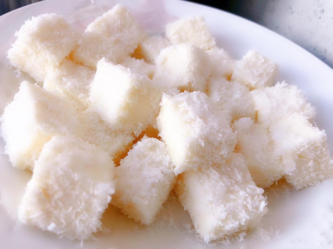 完胜85度C牛奶椰丝小方