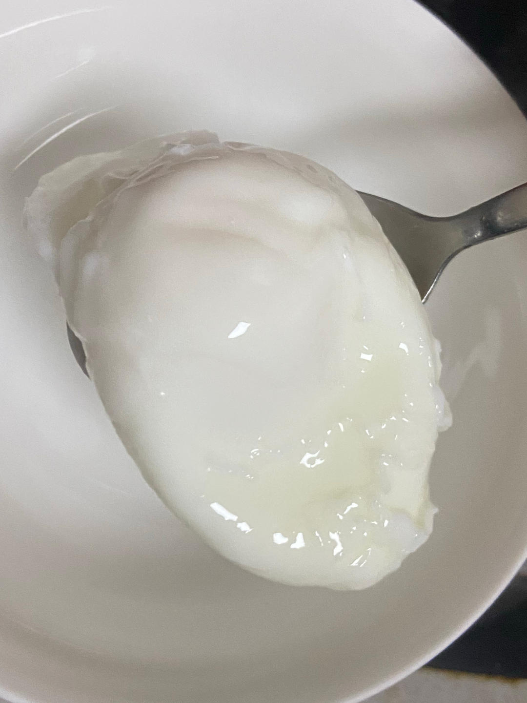 这手法真是太绝了，65岁老厨师的拿手绝活，荷包蛋无浮沫不散花