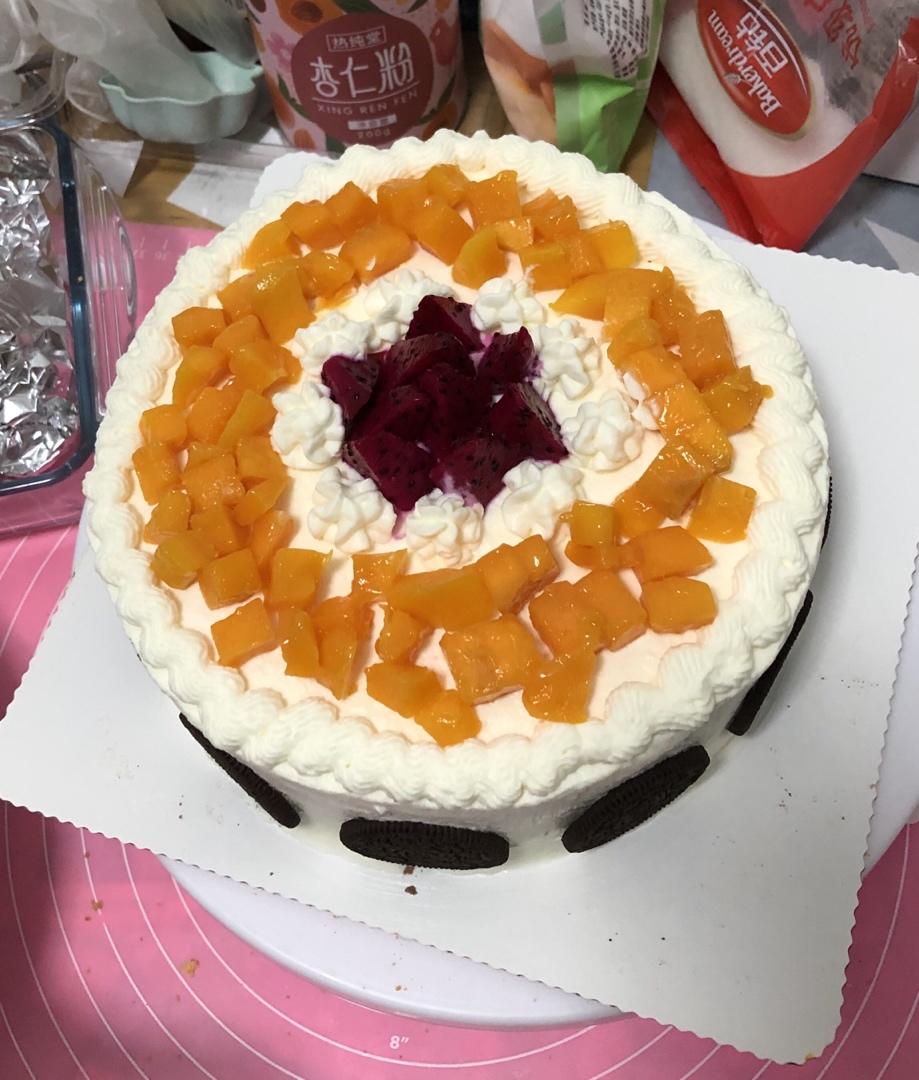 新手必成8寸生日蛋糕（详细多图干货经验分享，解决戚风蛋糕塌陷，奶油饰面涂不好，烤箱温度不好掌握等各种问题）