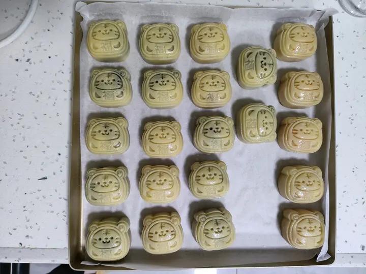 广式月饼—蛋黄莲蓉月饼