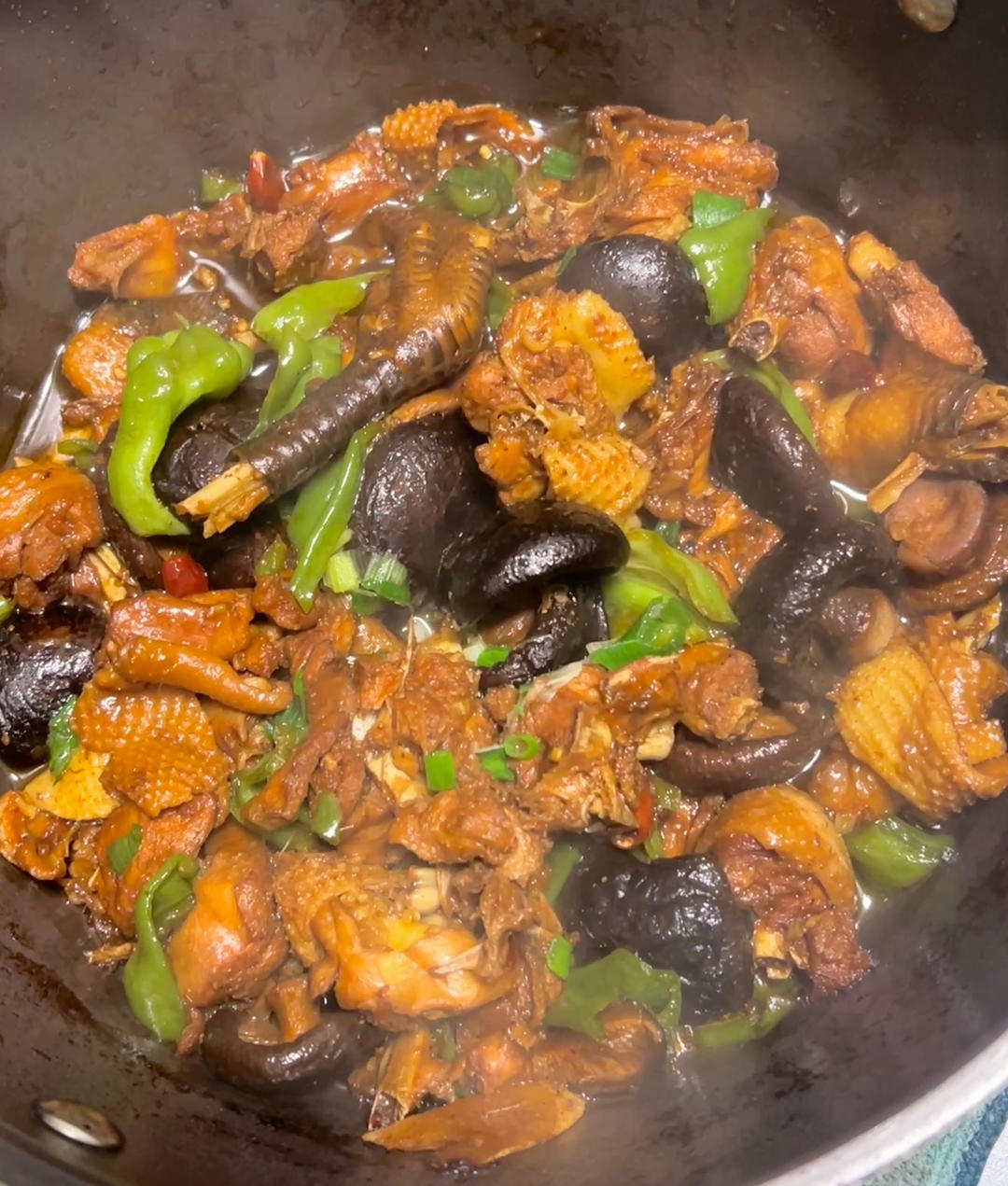 比黄焖鸡还要好吃的香菇炖鸡腿