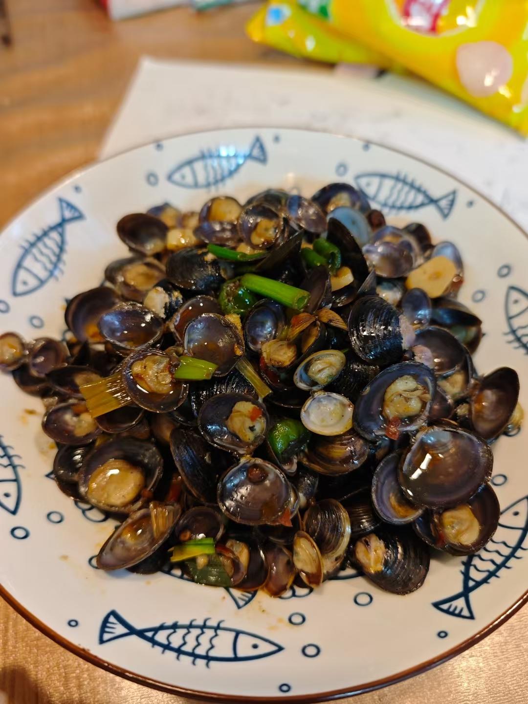 辣炒小河蚌（蚌壳）