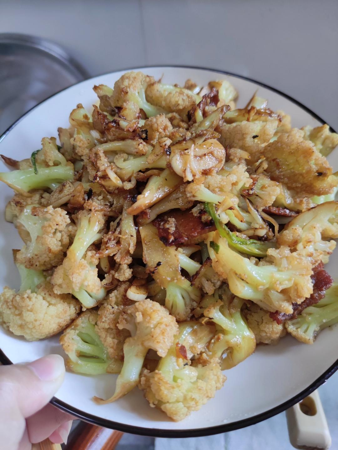 每次下馆子必点的脆脆的干锅花菜🙋