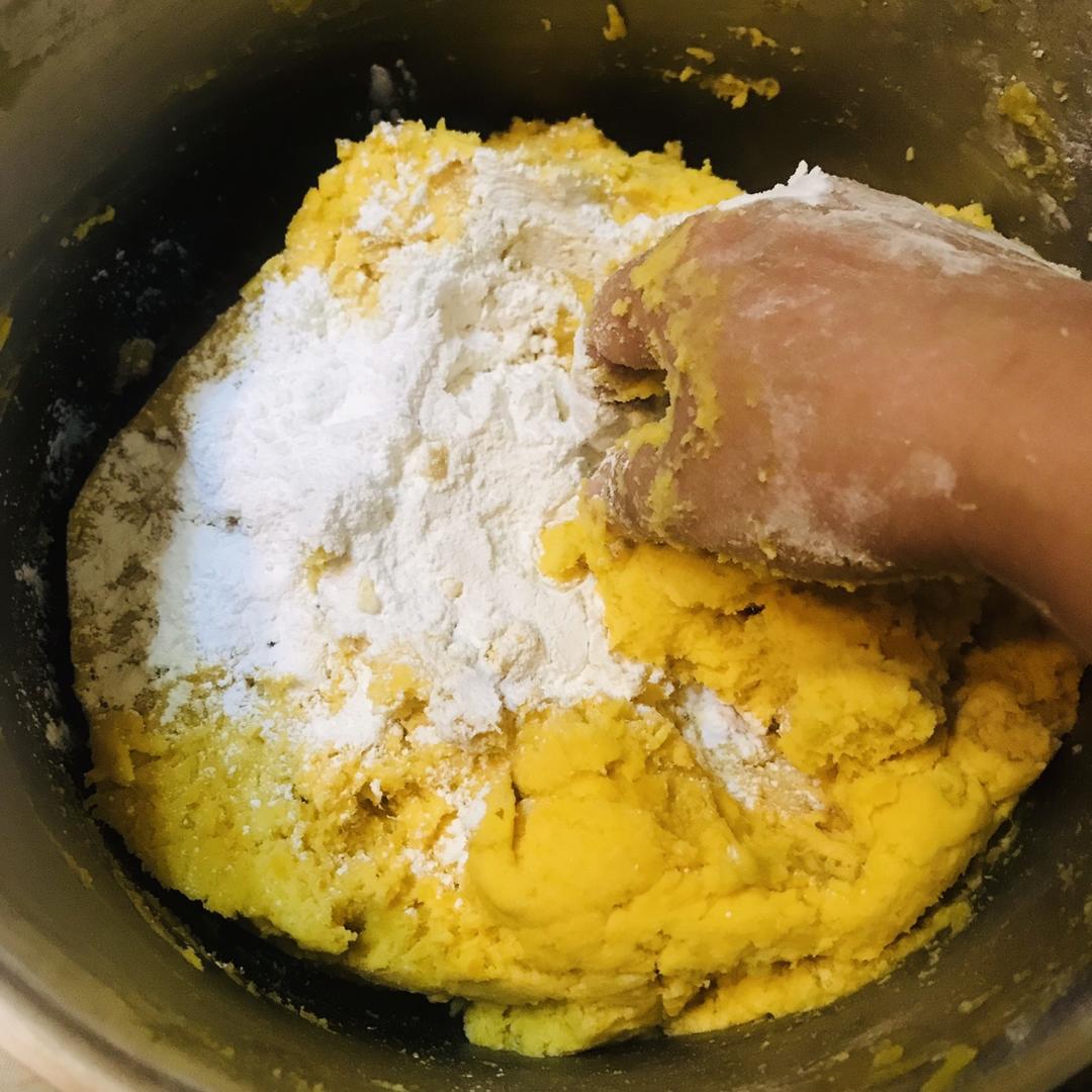 炸山芋圆子的做法 步骤4