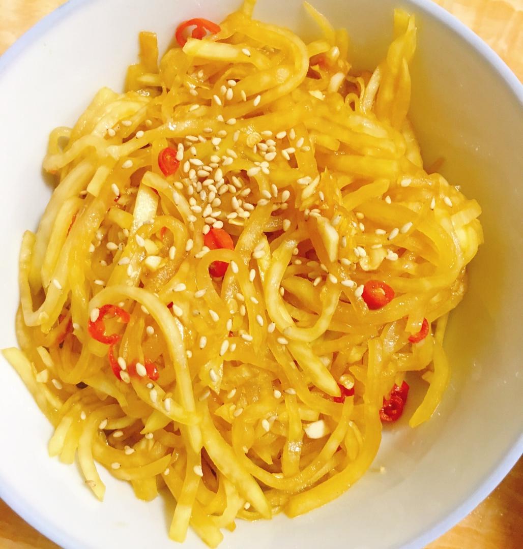 紫苏-做的凉拌苤蓝丝