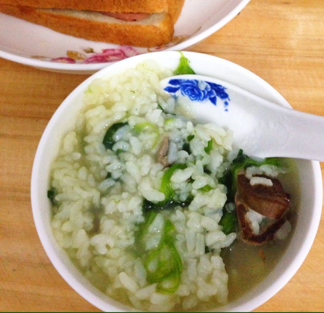 菠菜猪肝粥