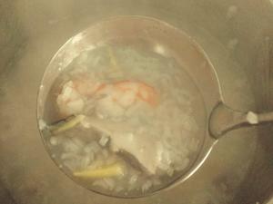 白鲳鱼鲜虾粥的做法 步骤2