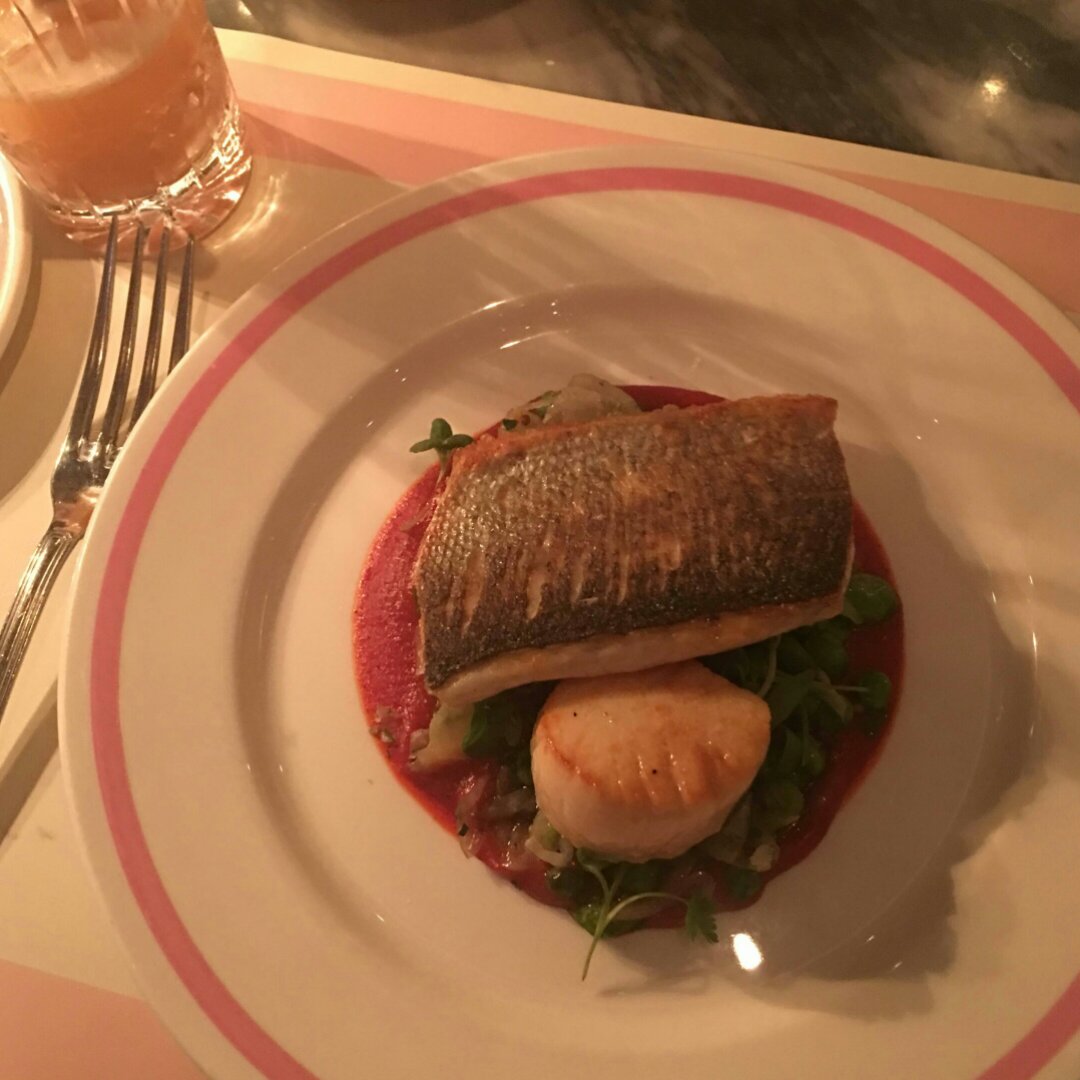 西式三文鱼配蔬菜莎拉 Salmon Steak