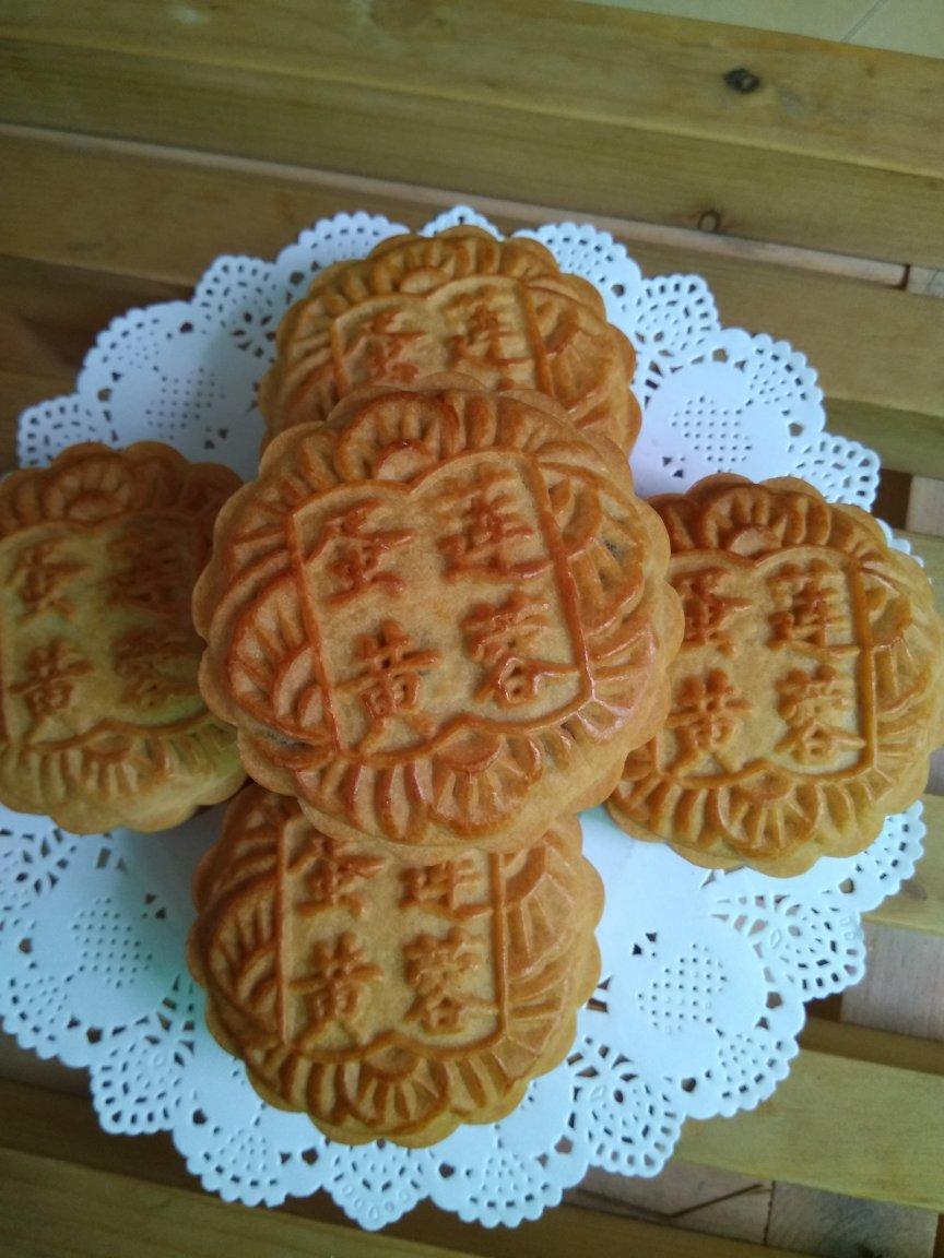 广式月饼——蛋黄莲蓉月饼