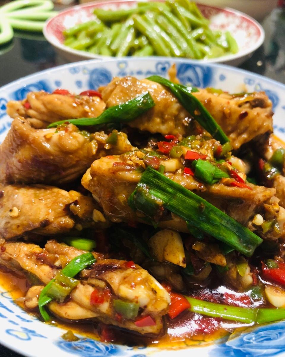 超下饭的家常菜-青椒炒鸡翅腿🍗