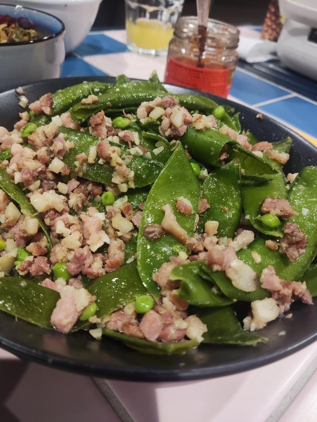 无比简单的荷兰豆炒腊肠，营养又好吃～！