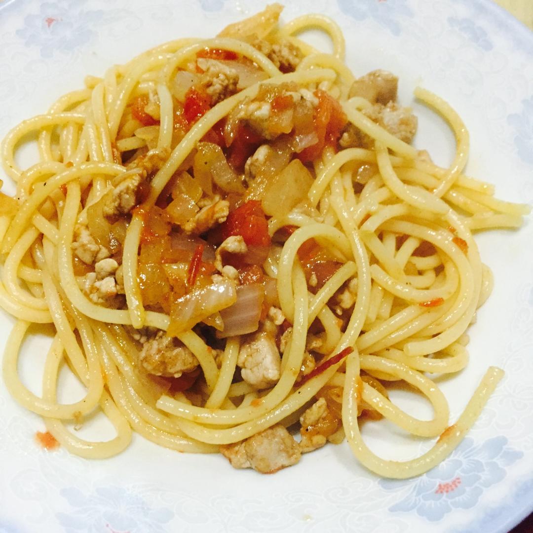 番茄肉酱意大利面